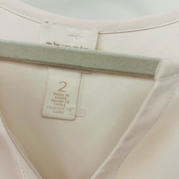 Gorgeous like new Chico's size 2 cream blouse - Picture 2 of 8